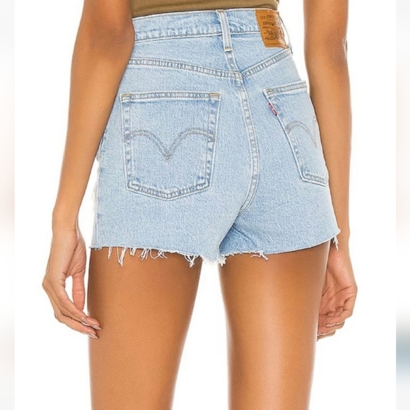 Levi's Pants - Levi's rbcage shorts in light wash sz 27